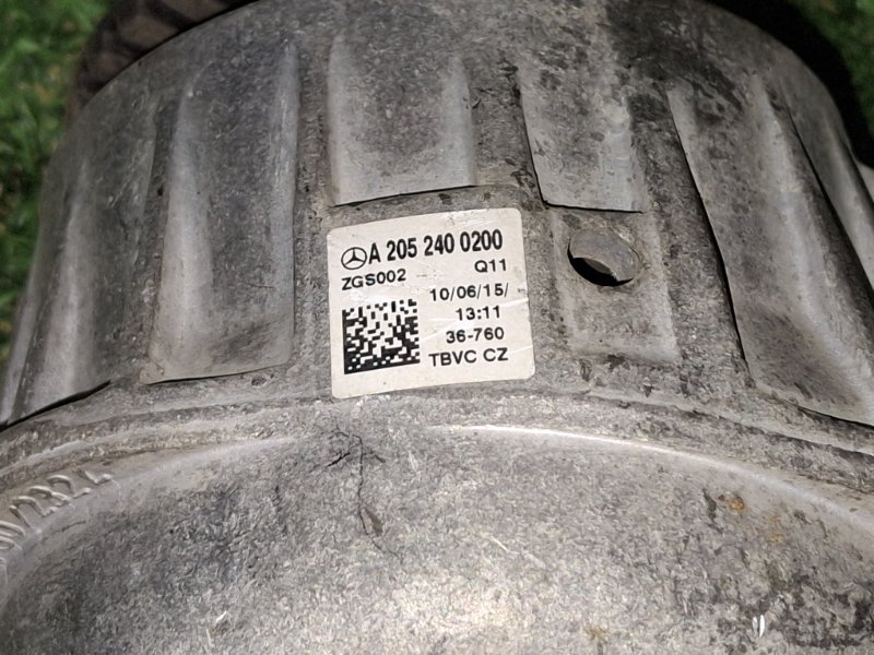 Подушка двигателя левая C-CLASS 2015 205.242 274920