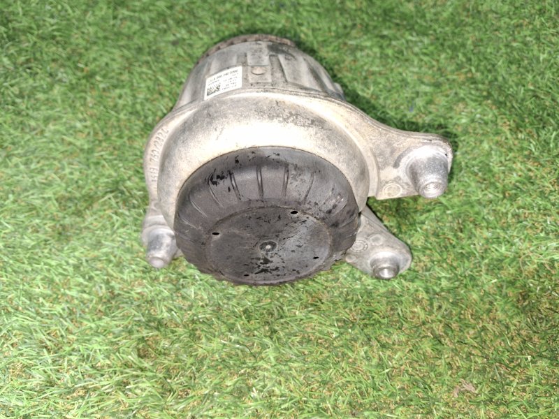 Подушка двигателя левая C-CLASS 2015 205.242 274920