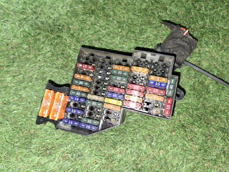 Блок предохранителей PORSCHE CAYENNE 957 M48.01