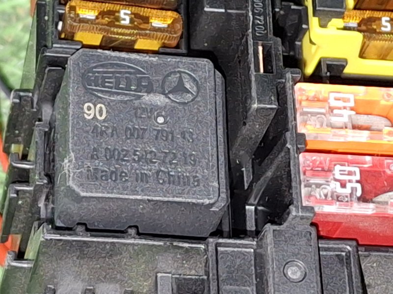 Блок предохранителей C-CLASS 2015 205.242 274920