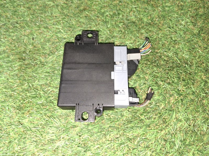 Блок управления парктроником C-CLASS 2015 205.242 274920