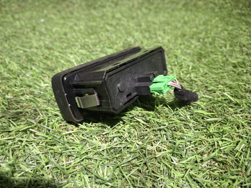 Кнопка открывания багажника XC40 2019 XB420 B4204T47