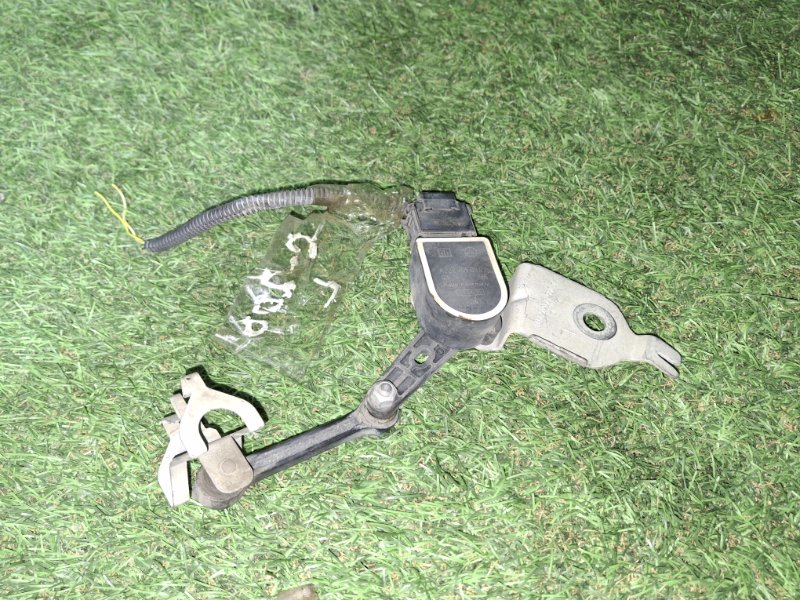 Датчик высоты дорожного просвета передний левый C-CLASS 2015 205.242 274920