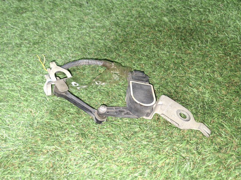 Датчик высоты дорожного просвета передний левый C-CLASS 2015 205.242 274920