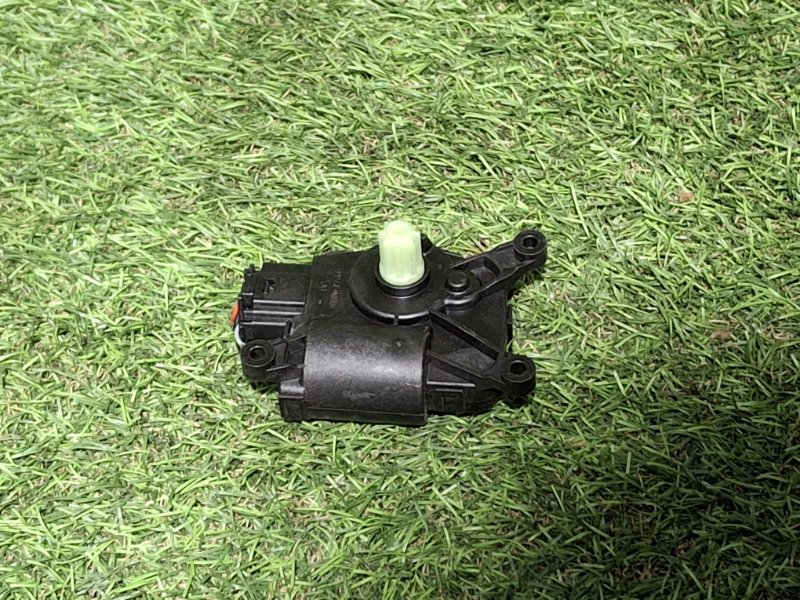 Сервопривод заслонок печки XC40 2019 XB420 B4204T47