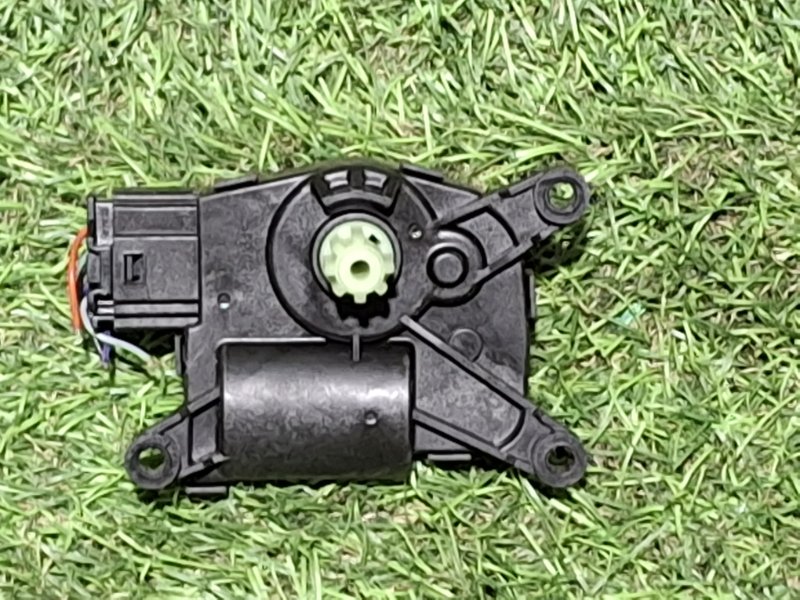 Сервопривод заслонок печки XC40 2019 XB420 B4204T47