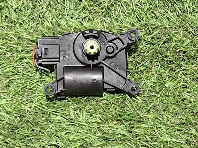 Сервопривод заслонок печки XC40 2019 XB420 B4204T47