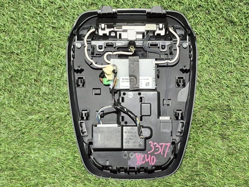 Светильник салона XC40 2019 XB420 B4204T47