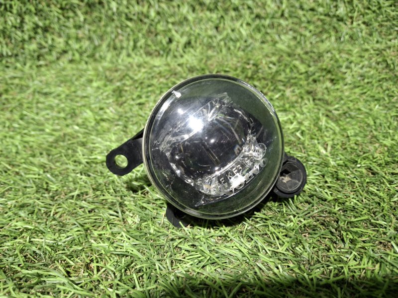 Фара противотуманная передняя правая VOLVO XC40 2019 XB420 B4204T47 32228884 контрактная