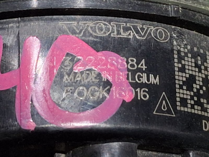 Фара противотуманная передняя правая XC40 2019 XB420 B4204T47