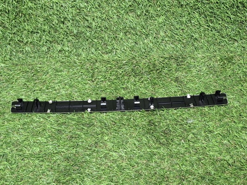 Накладка кузова левая XC40 2019 XB420 B4204T47