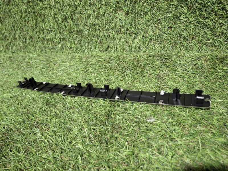 Накладка кузова левая XC40 2019 XB420 B4204T47