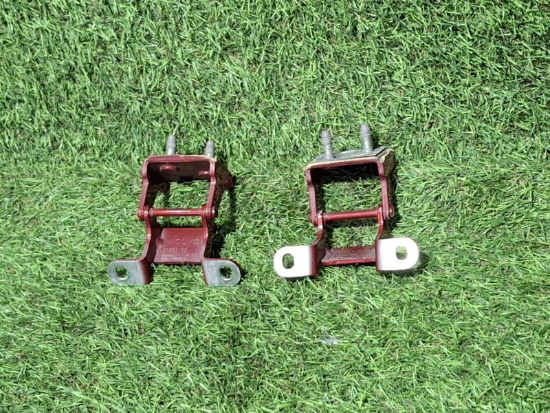 Петля двери VOLVO XC40 XB420 B4204T47