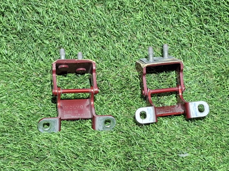 Петля двери XC40 2019 XB420 B4204T47