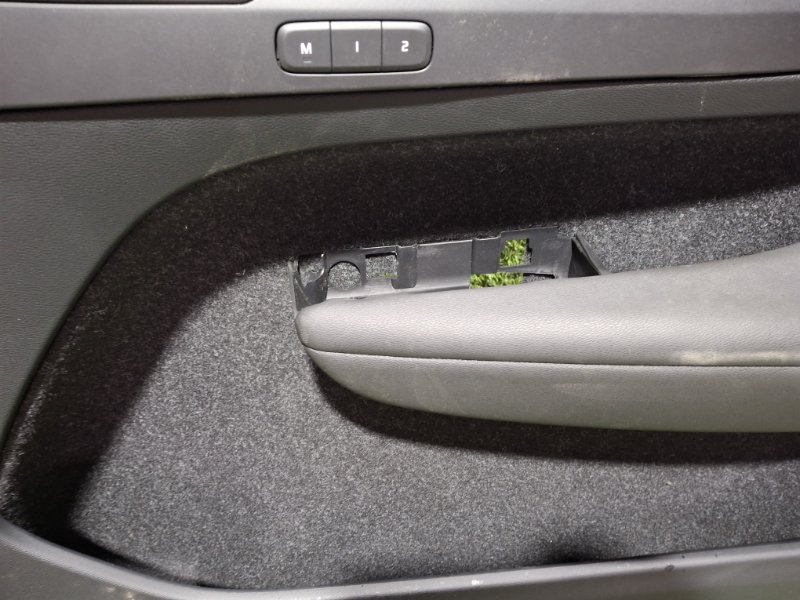 Обшивка двери передняя правая XC40 2019 XB420 B4204T47