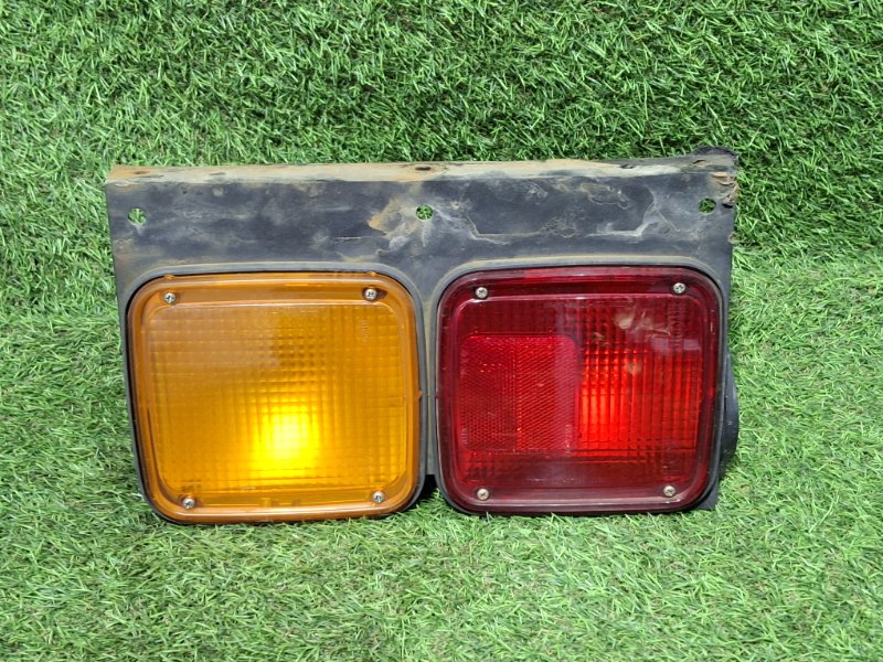 Стоп-сигнал правый ISUZU Forward 2003 FRS33K4J 6HH1 22037378 контрактная