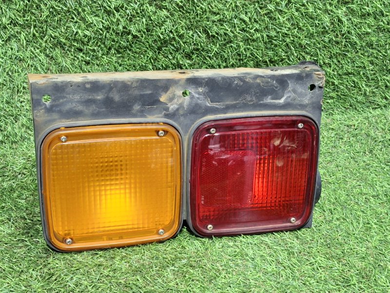 Стоп-сигнал правый Forward 2003 FRS33K4J 6HH1