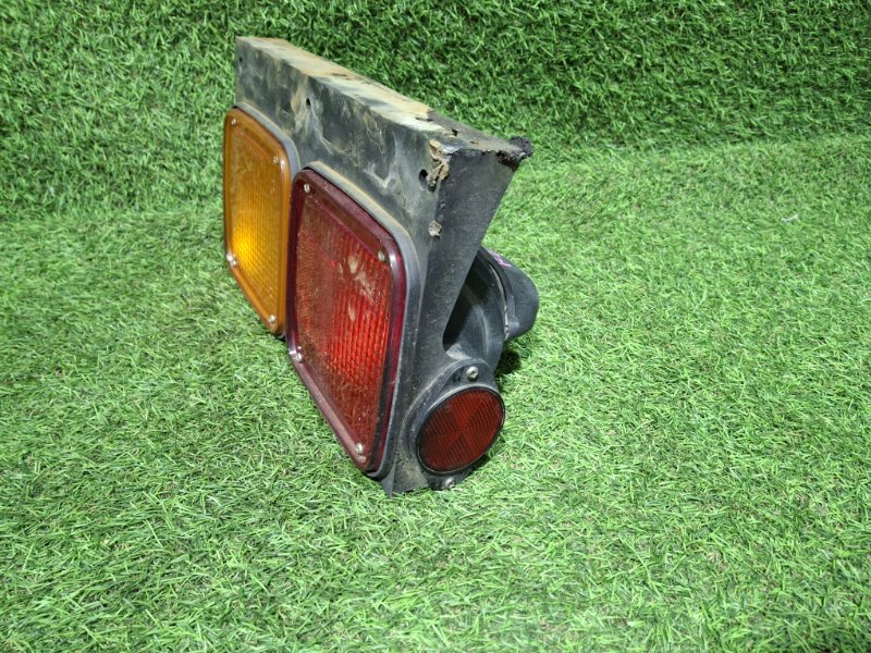 Стоп-сигнал правый Forward 2003 FRS33K4J 6HH1