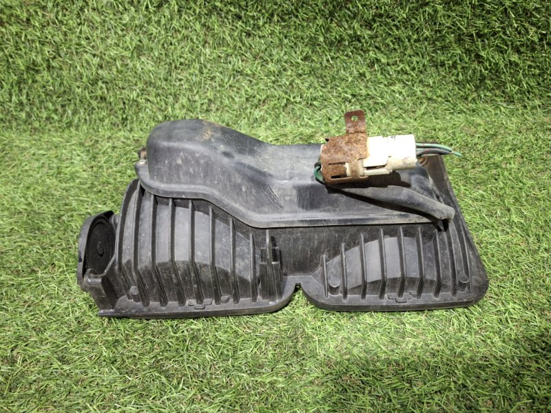 Стоп-сигнал правый Forward 2003 FRS33K4J 6HH1