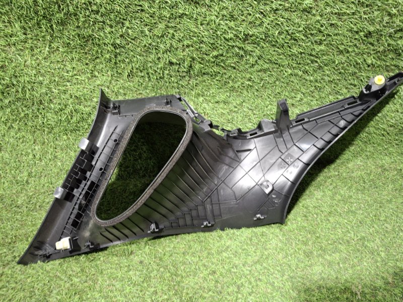 Обшивка багажника задняя правая CX-30 2022 DMEP PE-VPS