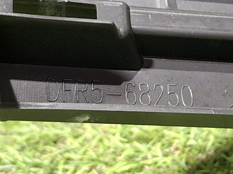 Обшивка багажника задняя правая CX-30 2022 DMEP PE-VPS