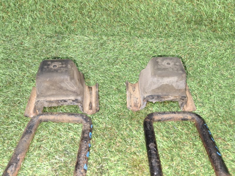 Стремянка рессоры передняя Forward 2003 FRS33K4J 6HH1