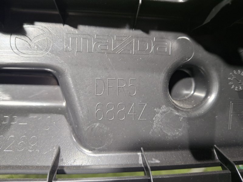 Обшивка багажника задняя правая CX-30 2021 DM8P S8-DPTS