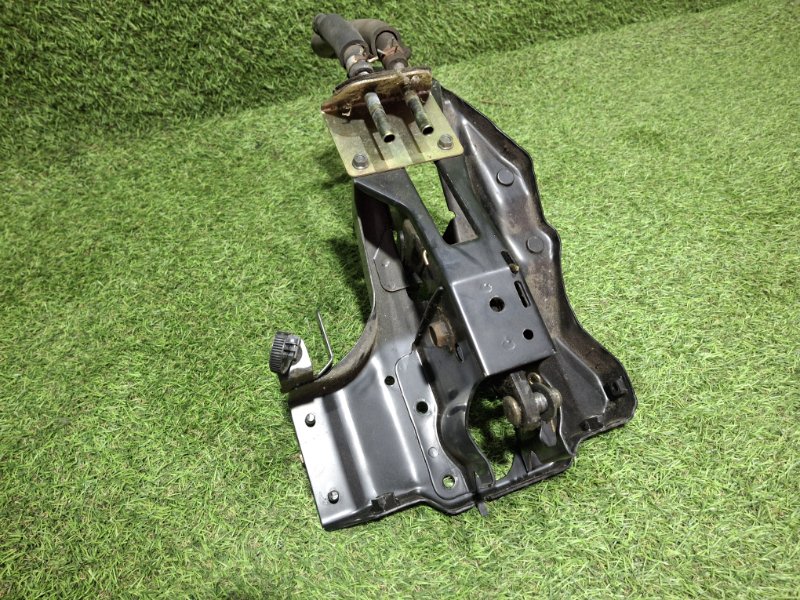 Педаль тормоза ELF 2003 NKR81E 4HL1