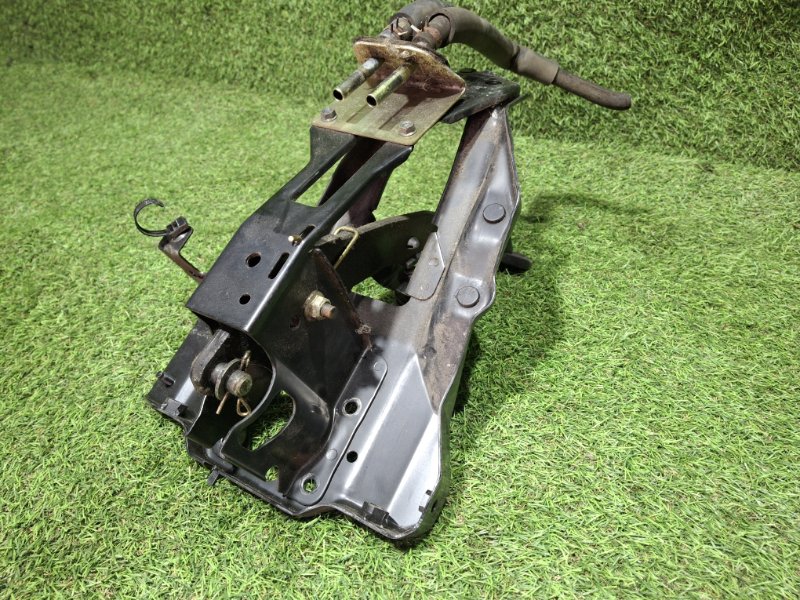 Педаль тормоза ELF 2003 NKR81E 4HL1