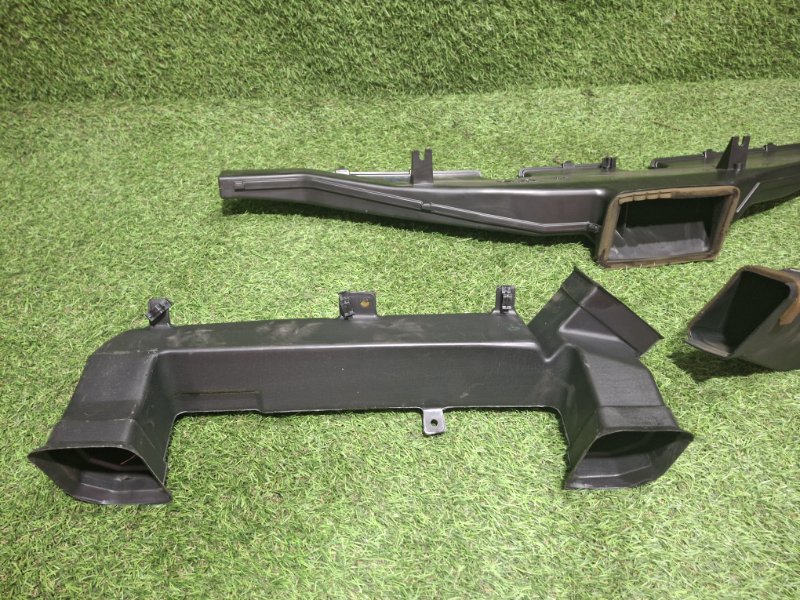 Воздуховод салона ELF 2003 NKR81E 4HL1