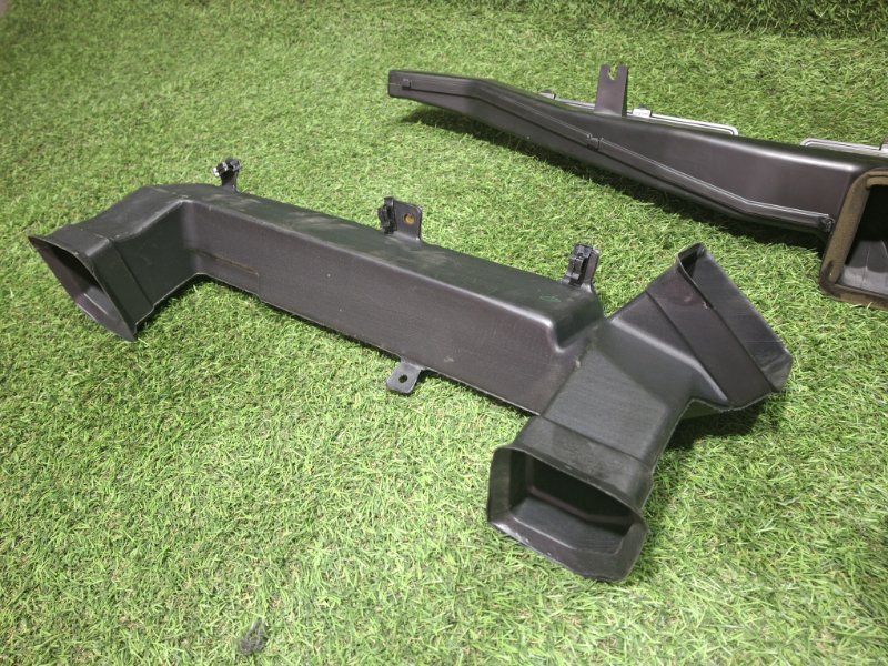 Воздуховод салона ELF 2003 NKR81E 4HL1