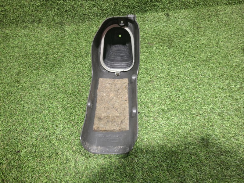 Консоль КПП ELF 2003 NKR81E 4HL1