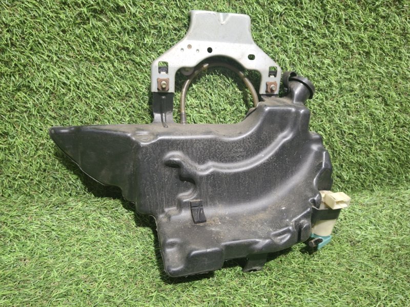 Бачок стеклоомывателя ELF 2003 NKR81E 4HL1