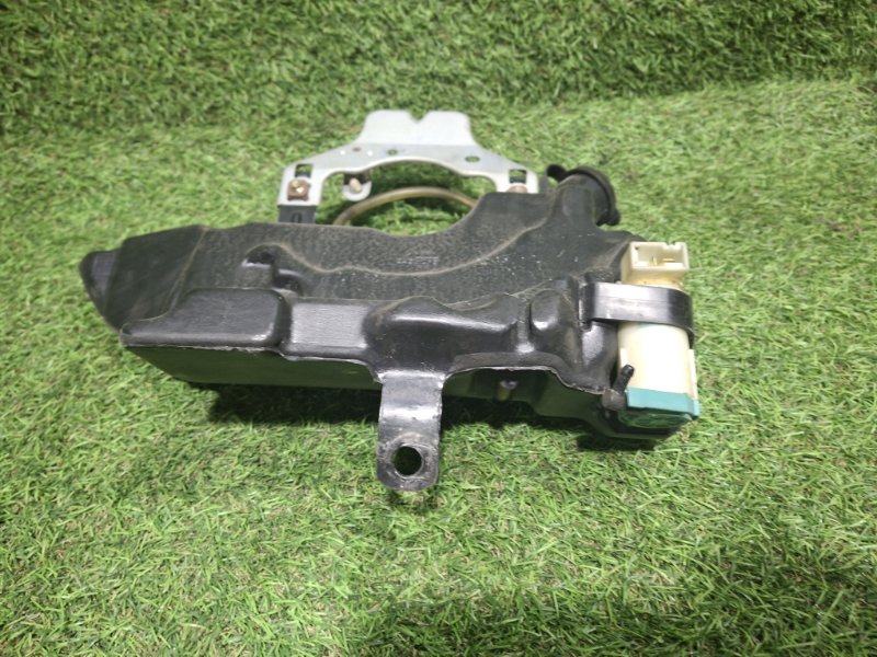 Бачок стеклоомывателя ELF 2003 NKR81E 4HL1