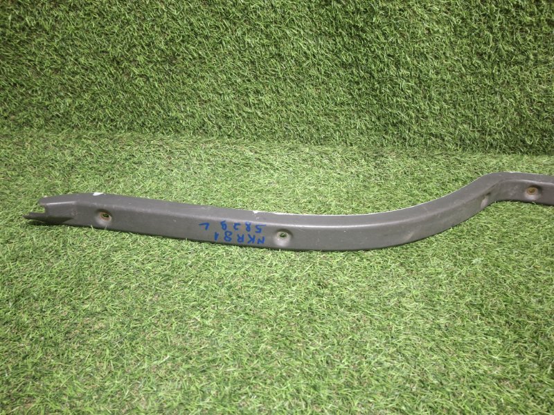 Порожек пластиковый левый ELF 2003 NKR81E 4HL1