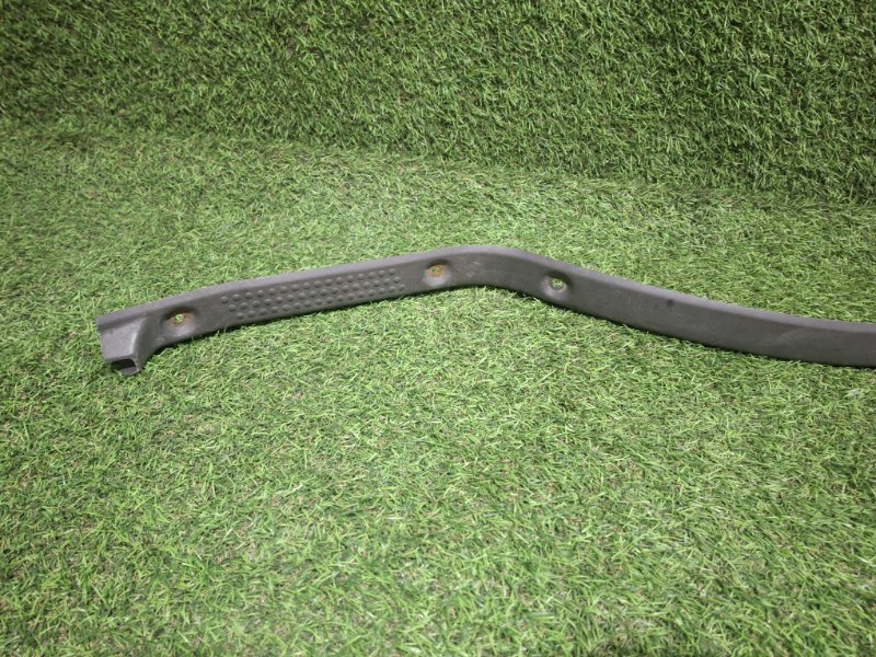 Порожек пластиковый левый ELF 2003 NKR81E 4HL1