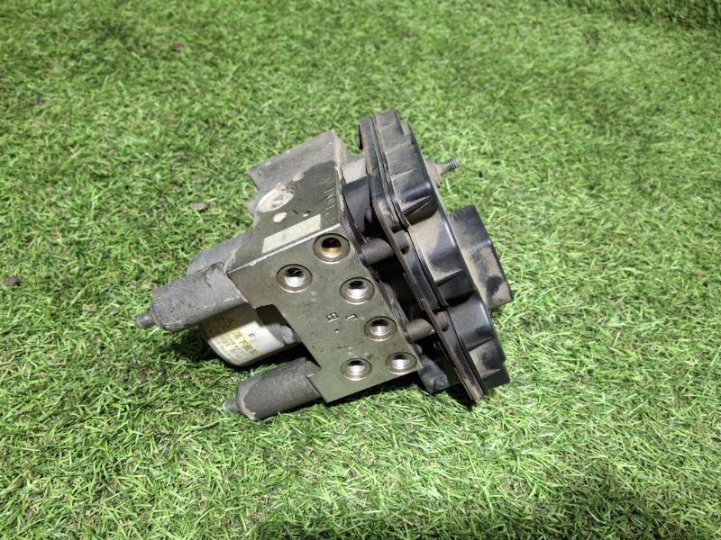 Блок ABS ELF 2003 NKR81E 4HL1