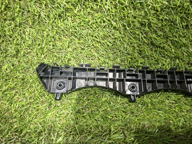 Крепление бампера заднее правое SUBARU XV GT3 FB16A Крепление бампера заднее правое SUBARU XV GT3 FB16A