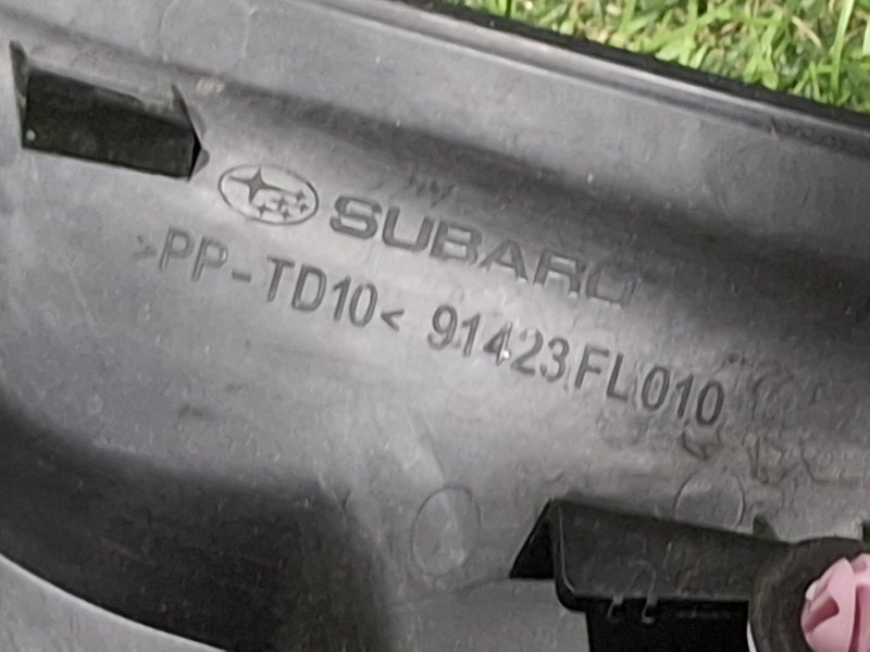 Уголок решетки под дворники передний левый XV GT3 FB16A