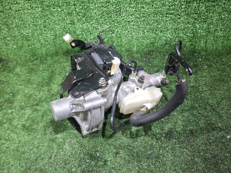 Главный тормозной цилиндр HONDA FIT GR3 LEB