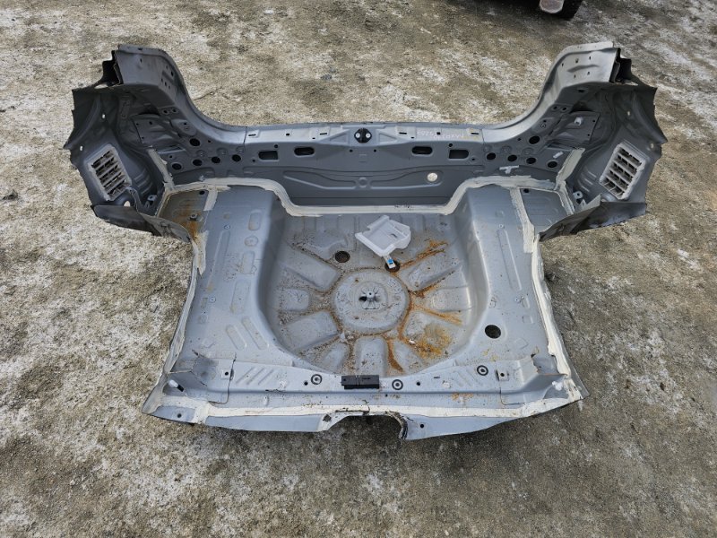 Rear cut YARIS CROSS 2023 MXPJ10 M15A-FXE Rear cut YARIS CROSS 2023 MXPJ10 M15A-FXE