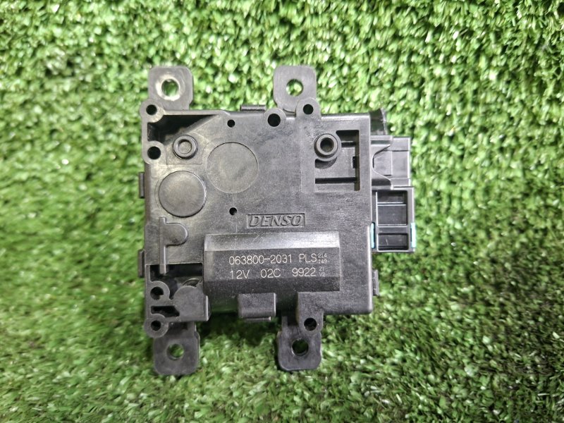 Сервопривод заслонок печки TOYOTA PROBOX 2019 NHP160V 1NZ-FXE 0638002031 контрактная