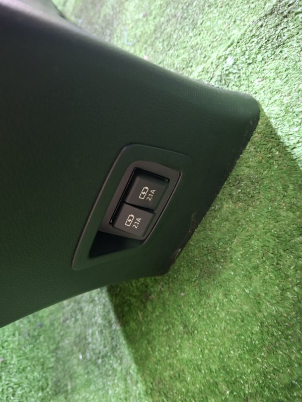 Подлокотник COROLLA 2021 ZWE211 2ZR-FXE Подлокотник COROLLA 2021 ZWE211 2ZR-FXE