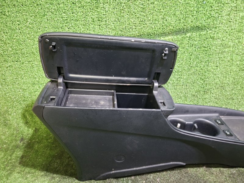 Подлокотник PRIUS 2019 ZVW51 2ZR-FXE