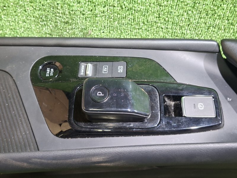 Подлокотник NOTE 2021 E13 HR12DE