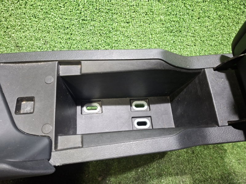 Подлокотник NOTE 2021 E13 HR12DE