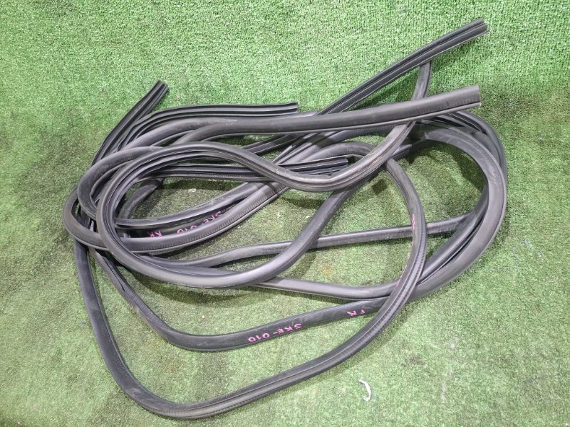 Уплотнение дверное SUBARU FORESTER SKE FB20W