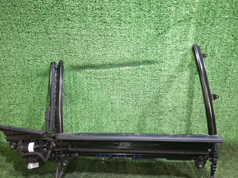 Шторка окна задняя правая LS500 2018 VXFA55 V35A-FTS