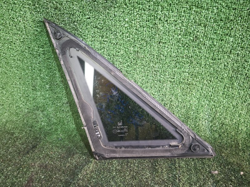 Форточка кузова правая FIT 2022 GR4 LEB