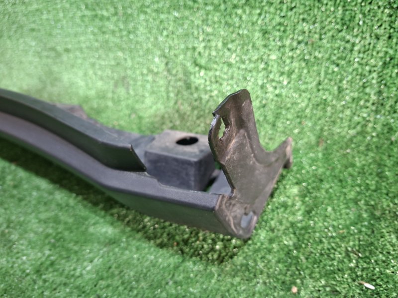 Порог кузова левый HARRIER 2014 AVU65W 2AR-FXE